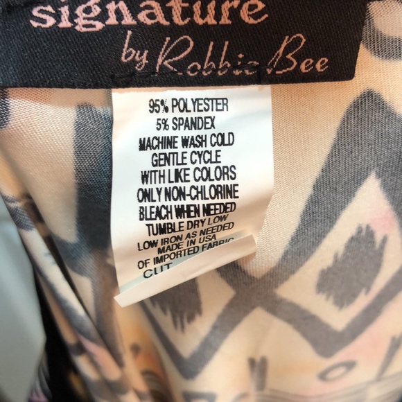 Signature by Robbie Bee women’s Dress - Picture 15 of 15